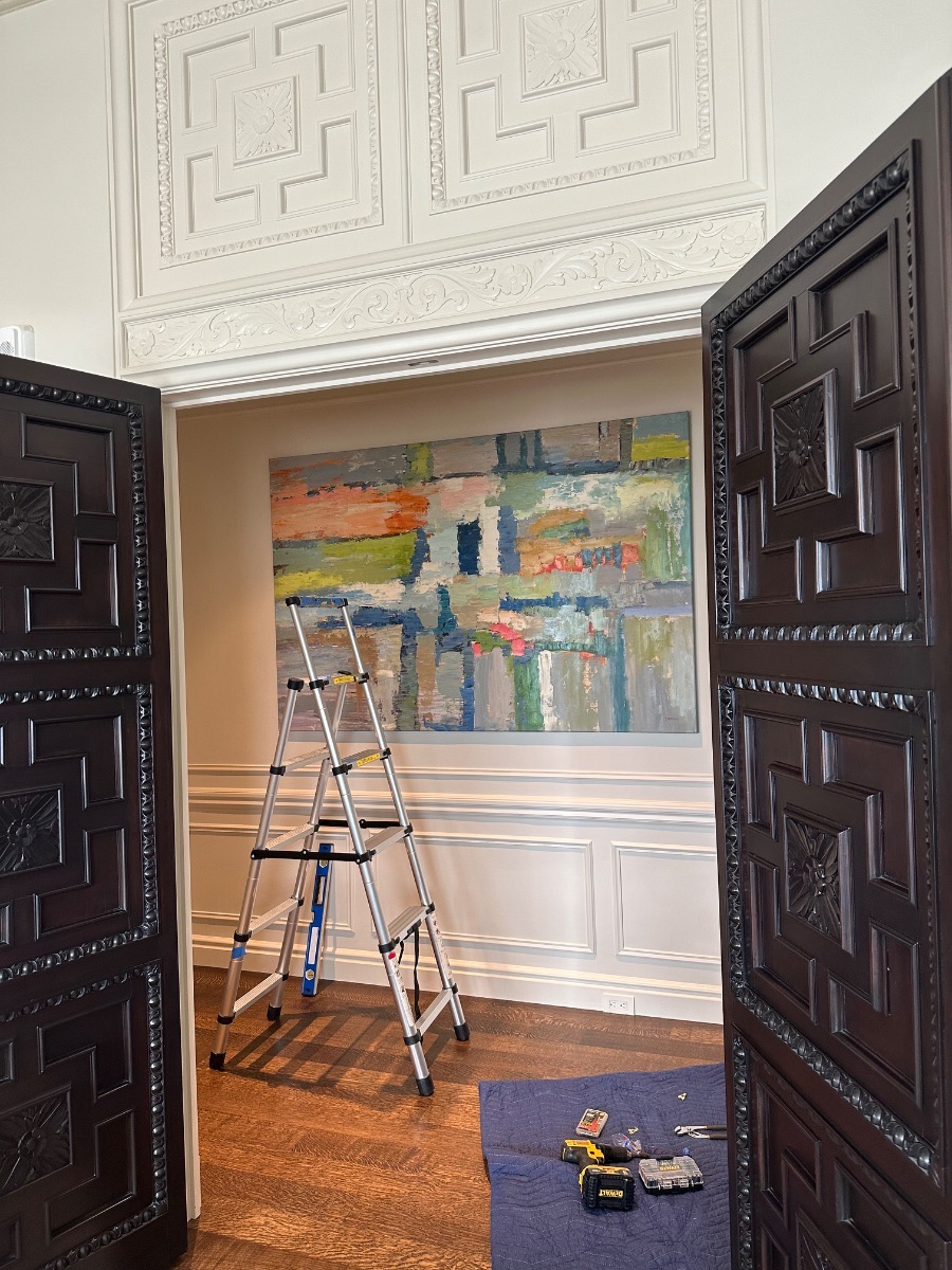 Fine art installation by Aero Luxe &mdash; A wide abstract centred in a plaster-vaulted alcove, Nob Hill, California